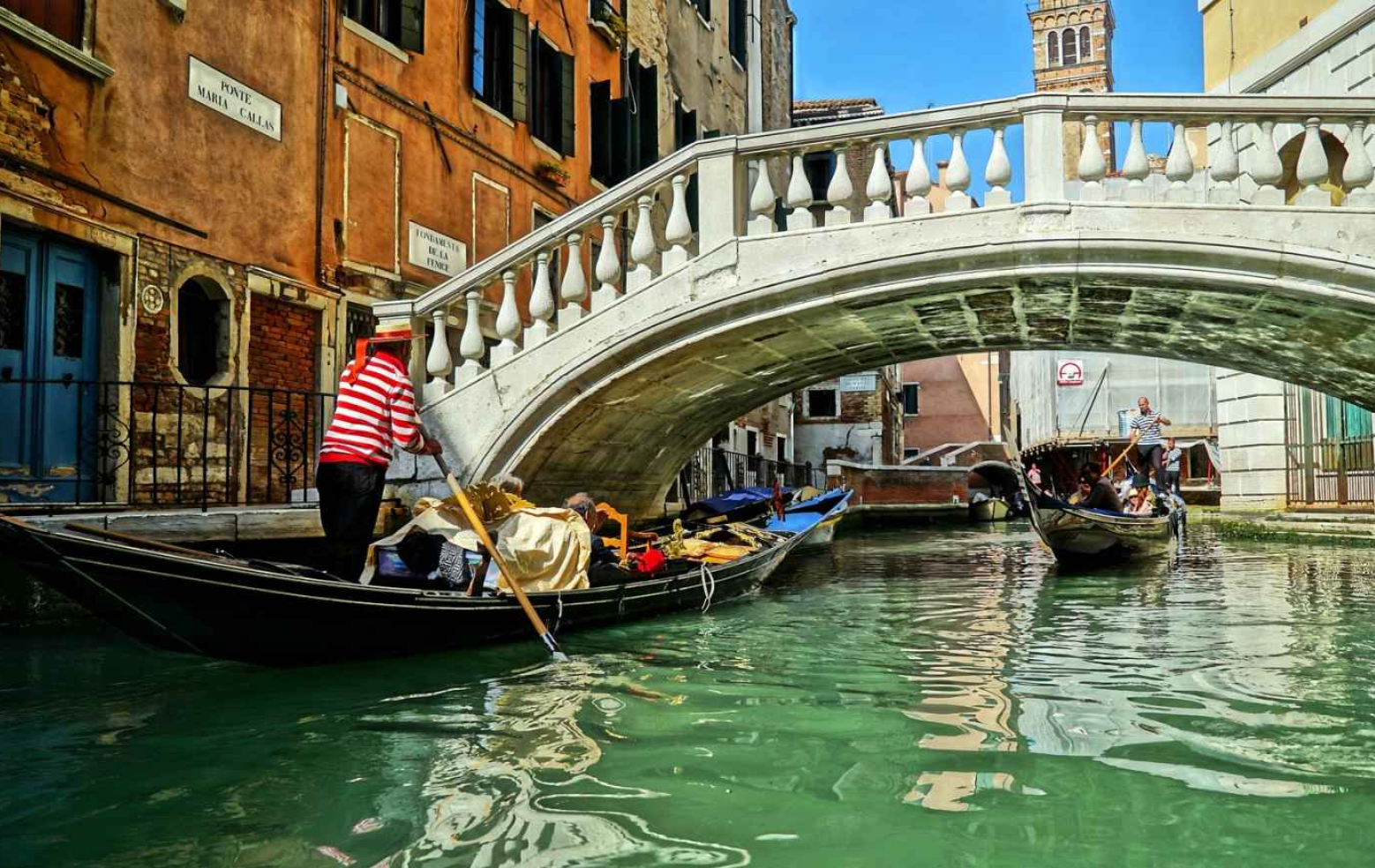 Venecia prohíbe los grandes grupos de personas y el uso de altavoces